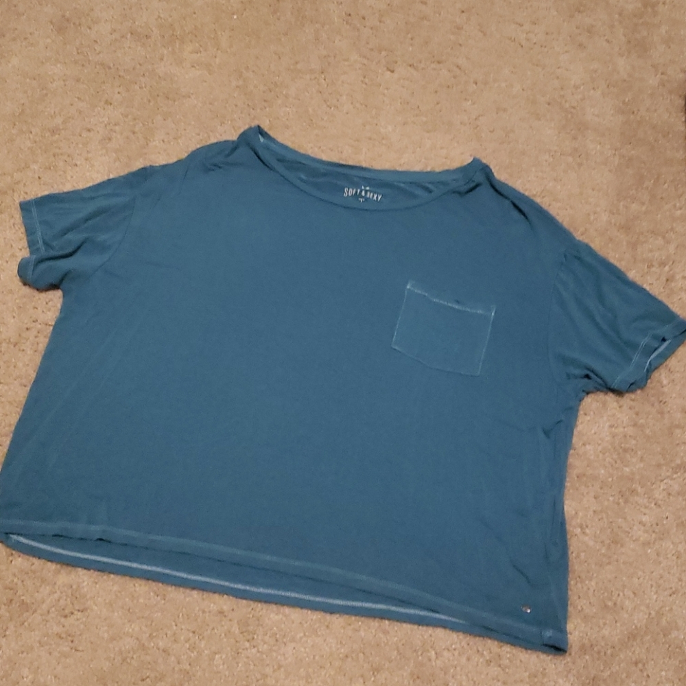 Super soft A&E flowy shirt
